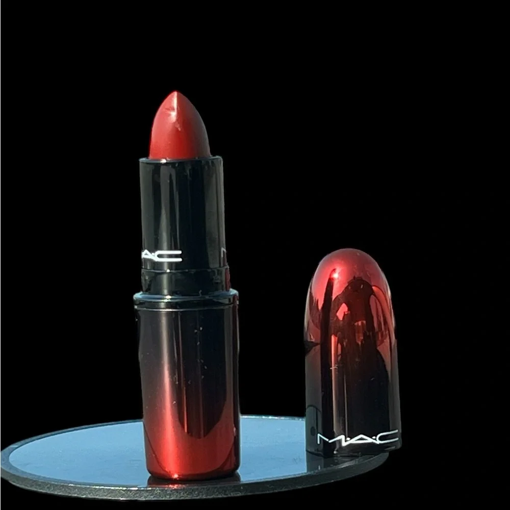MAC Love Me Lipstick E For Effortless Satin Intense Color